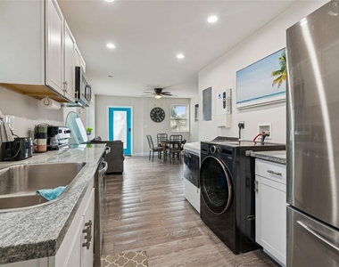 1006 E 26th Avenue - Photo Thumbnail 10