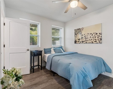1006 E 26th Avenue - Photo Thumbnail 13
