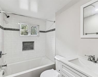 1006 E 26th Avenue - Photo Thumbnail 25