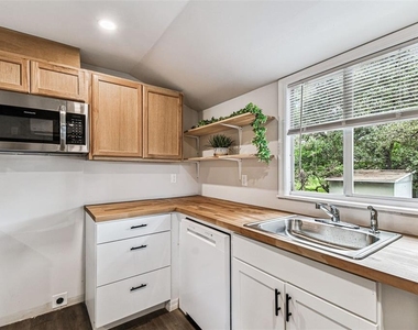 1006 E 26th Avenue - Photo Thumbnail 21