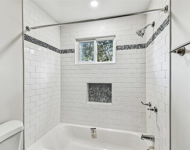 1006 E 26th Avenue - Photo Thumbnail 10