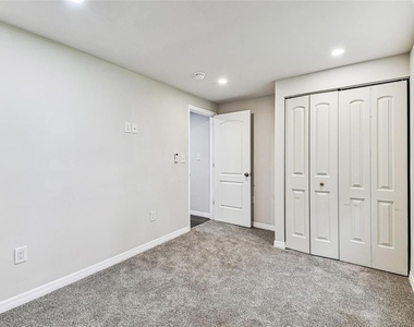1006 E 26th Avenue - Photo Thumbnail 30