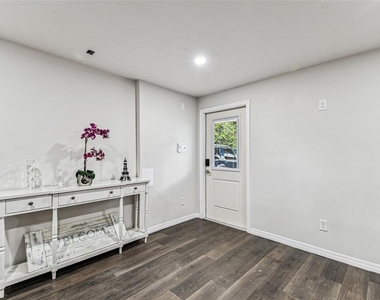 1006 E 26th Avenue - Photo Thumbnail 33