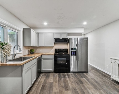 1006 E 26th Avenue - Photo Thumbnail 34