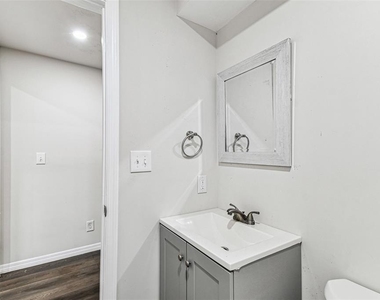 1006 E 26th Avenue - Photo Thumbnail 43