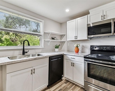 1006 E 26th Avenue - Photo Thumbnail 5