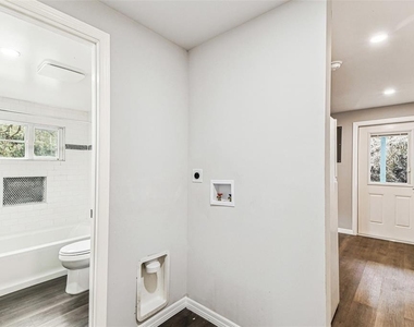 1006 E 26th Avenue - Photo Thumbnail 24