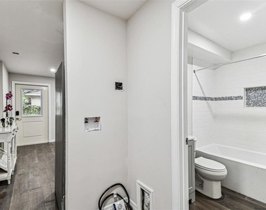 1006 E 26th Avenue - Photo Thumbnail 40