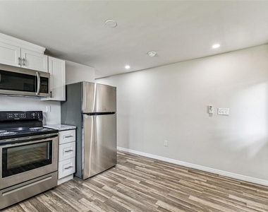 1006 E 26th Avenue - Photo Thumbnail 2