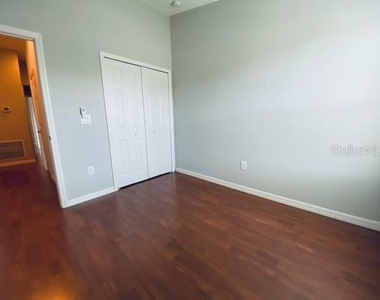 6842 40th Lane N - Photo Thumbnail 23