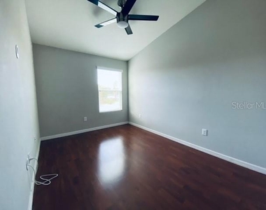 6842 40th Lane N - Photo Thumbnail 21