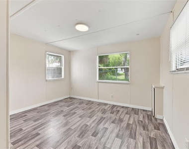 7130 Commons Boulevard - Photo Thumbnail 12