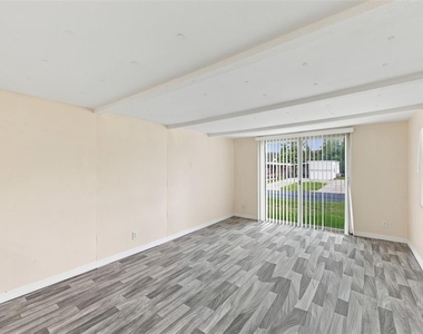 7130 Commons Boulevard - Photo Thumbnail 2