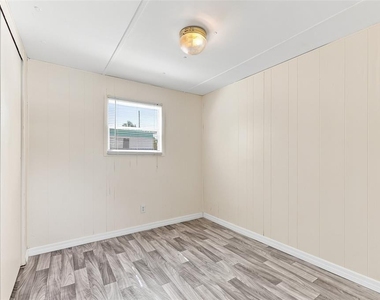 7130 Commons Boulevard - Photo Thumbnail 10