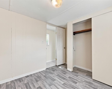 7130 Commons Boulevard - Photo Thumbnail 11