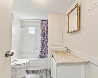 7130 Commons Boulevard - Photo Thumbnail 15