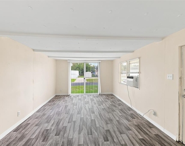 7130 Commons Boulevard - Photo Thumbnail 3