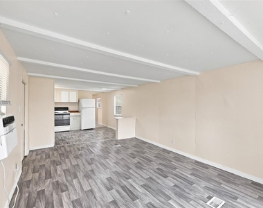 7130 Commons Boulevard - Photo Thumbnail 5