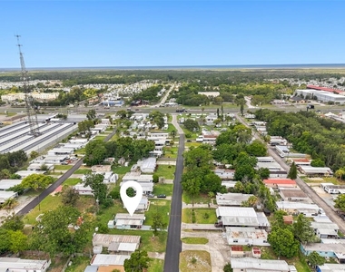7130 Commons Boulevard - Photo Thumbnail 22