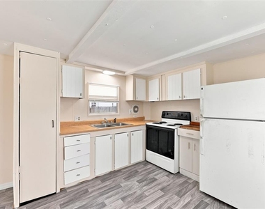7130 Commons Boulevard - Photo Thumbnail 8