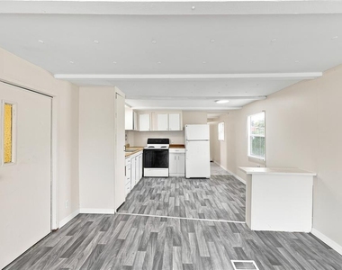 7130 Commons Boulevard - Photo Thumbnail 6