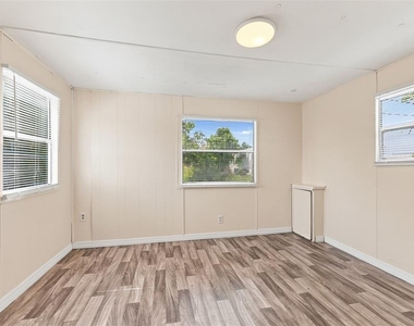7130 Commons Boulevard - Photo Thumbnail 13