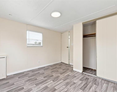 7130 Commons Boulevard - Photo Thumbnail 14