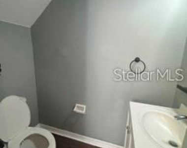 11253 Windsor Place Circle - Photo Thumbnail 4