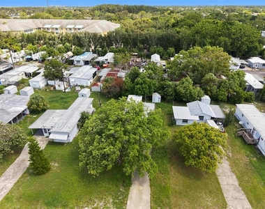 7205 Commons Boulevard - Photo Thumbnail 20