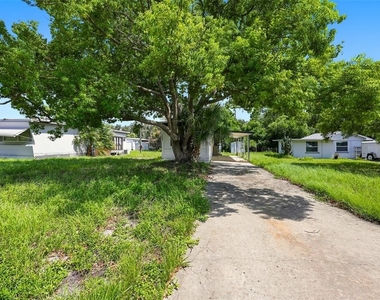 7205 Commons Boulevard - Photo Thumbnail 18