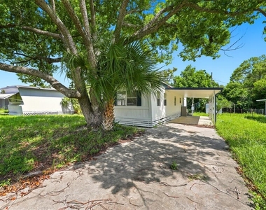 7205 Commons Boulevard - Photo Thumbnail 17