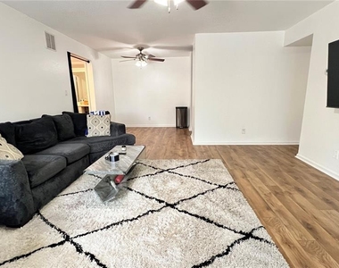 13289 Arbor Pointe Circle - Photo Thumbnail 3