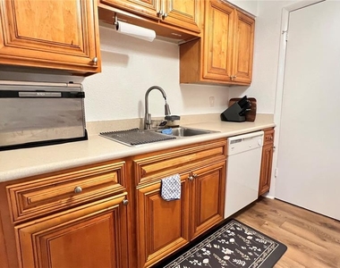 13289 Arbor Pointe Circle - Photo Thumbnail 6