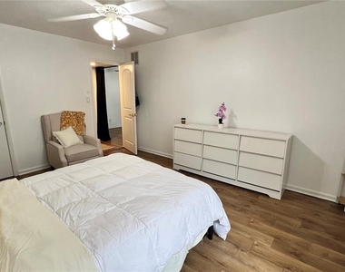 13289 Arbor Pointe Circle - Photo Thumbnail 15