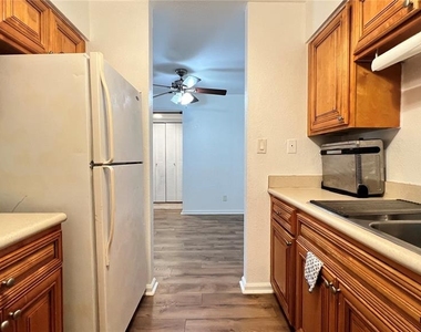 13289 Arbor Pointe Circle - Photo Thumbnail 7