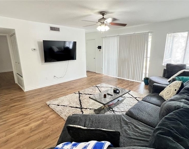 13289 Arbor Pointe Circle - Photo Thumbnail 4