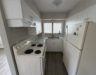 615 Oak Avenue - Photo Thumbnail 2