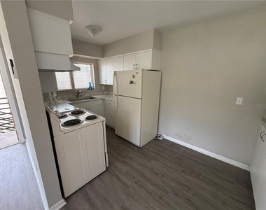 615 Oak Avenue - Photo Thumbnail 8