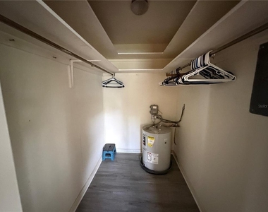 615 Oak Avenue - Photo Thumbnail 6