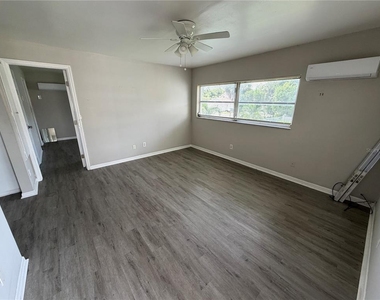 615 Oak Avenue - Photo Thumbnail 3