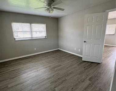 615 Oak Avenue - Photo Thumbnail 17