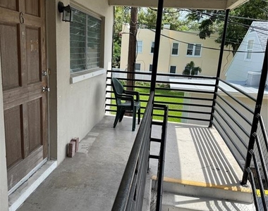 615 Oak Avenue - Photo Thumbnail 5