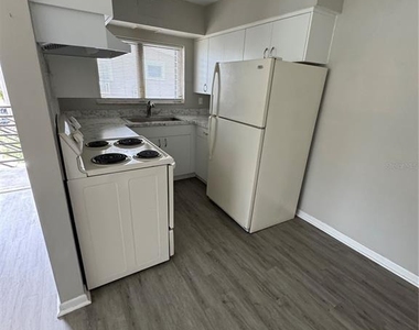 615 Oak Avenue - Photo Thumbnail 12