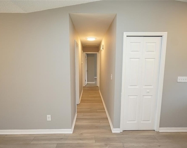 6005 Christy Lane - Photo Thumbnail 22
