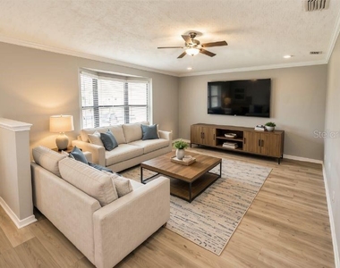 6005 Christy Lane - Photo Thumbnail 5