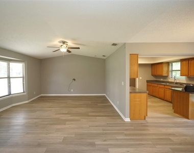 6005 Christy Lane - Photo Thumbnail 14