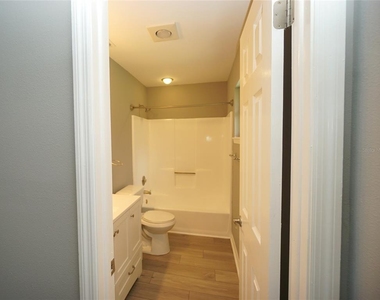 6005 Christy Lane - Photo Thumbnail 24