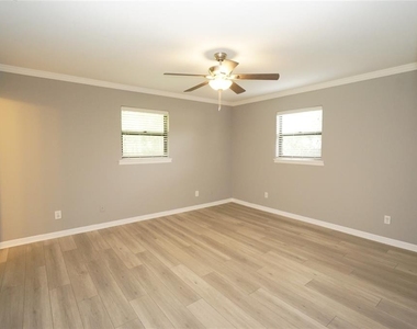 6005 Christy Lane - Photo Thumbnail 25