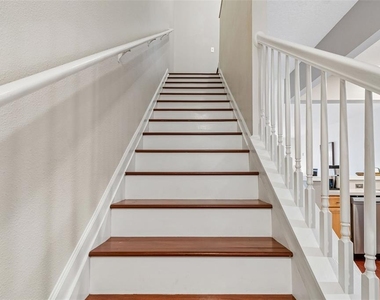 26606 Castleview Way - Photo Thumbnail 16