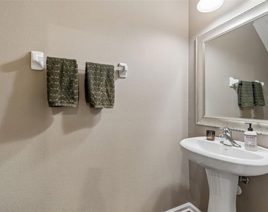 26606 Castleview Way - Photo Thumbnail 10